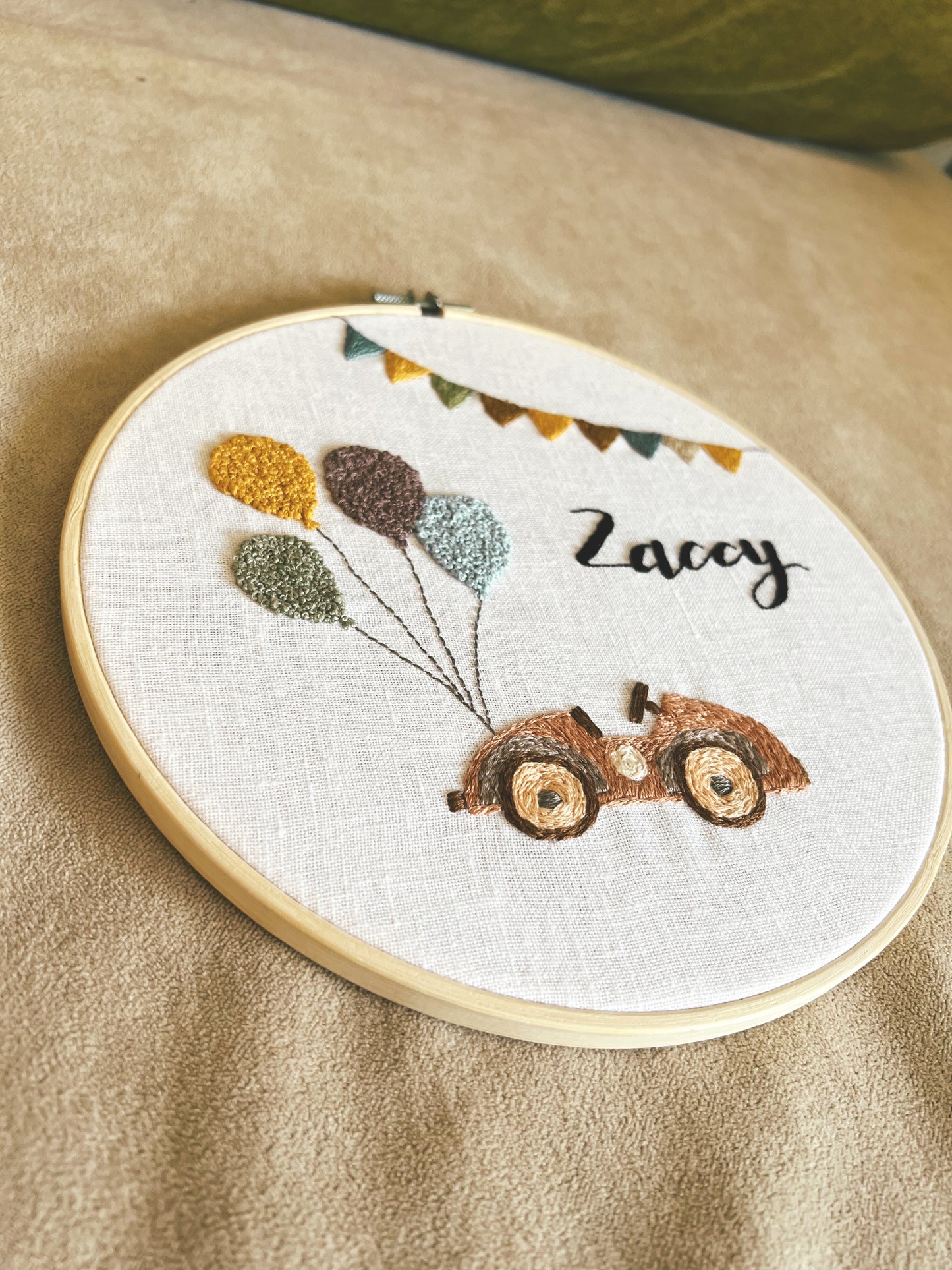Vintage Racer | personalized embroidery hoop | Name of your choice |16–20 cm (6.3–7.9”)