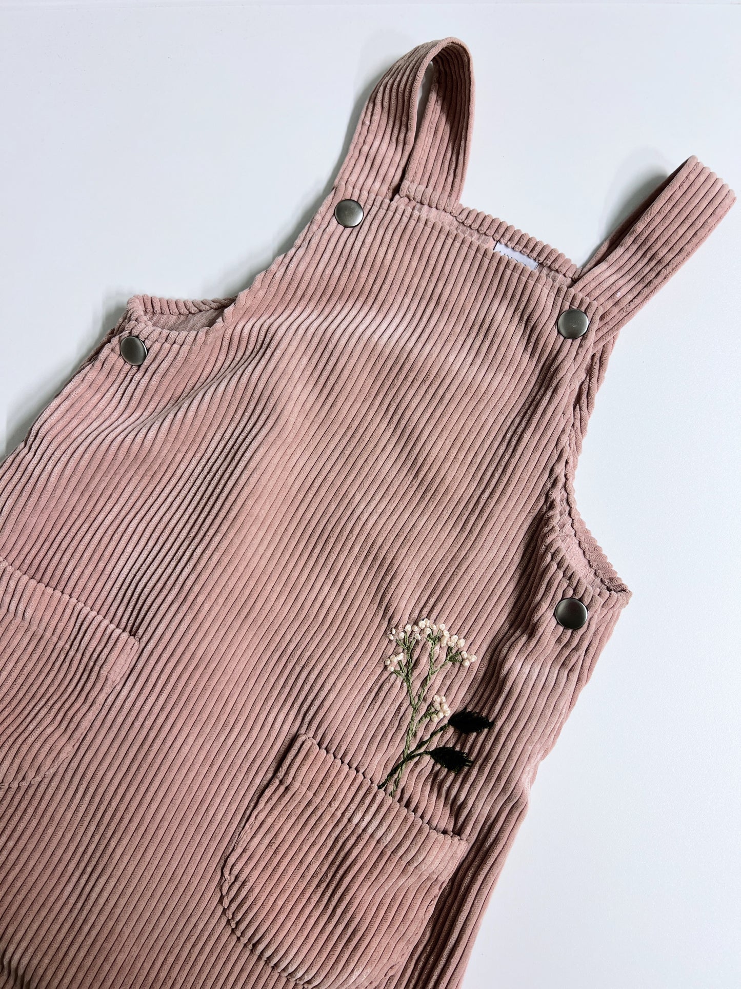 Rosewood Cord | hand-embroidered pinafore dress | size 98/104 (2–4 years)