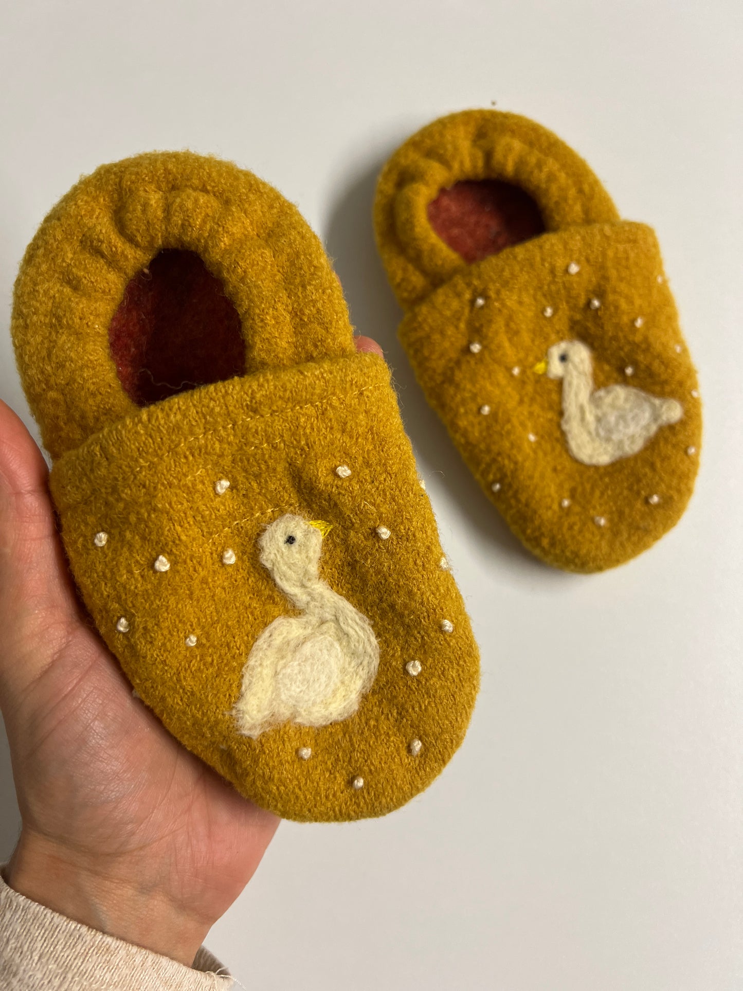Little Duck Steps | Wool slippers with hand embroidery | Size 26