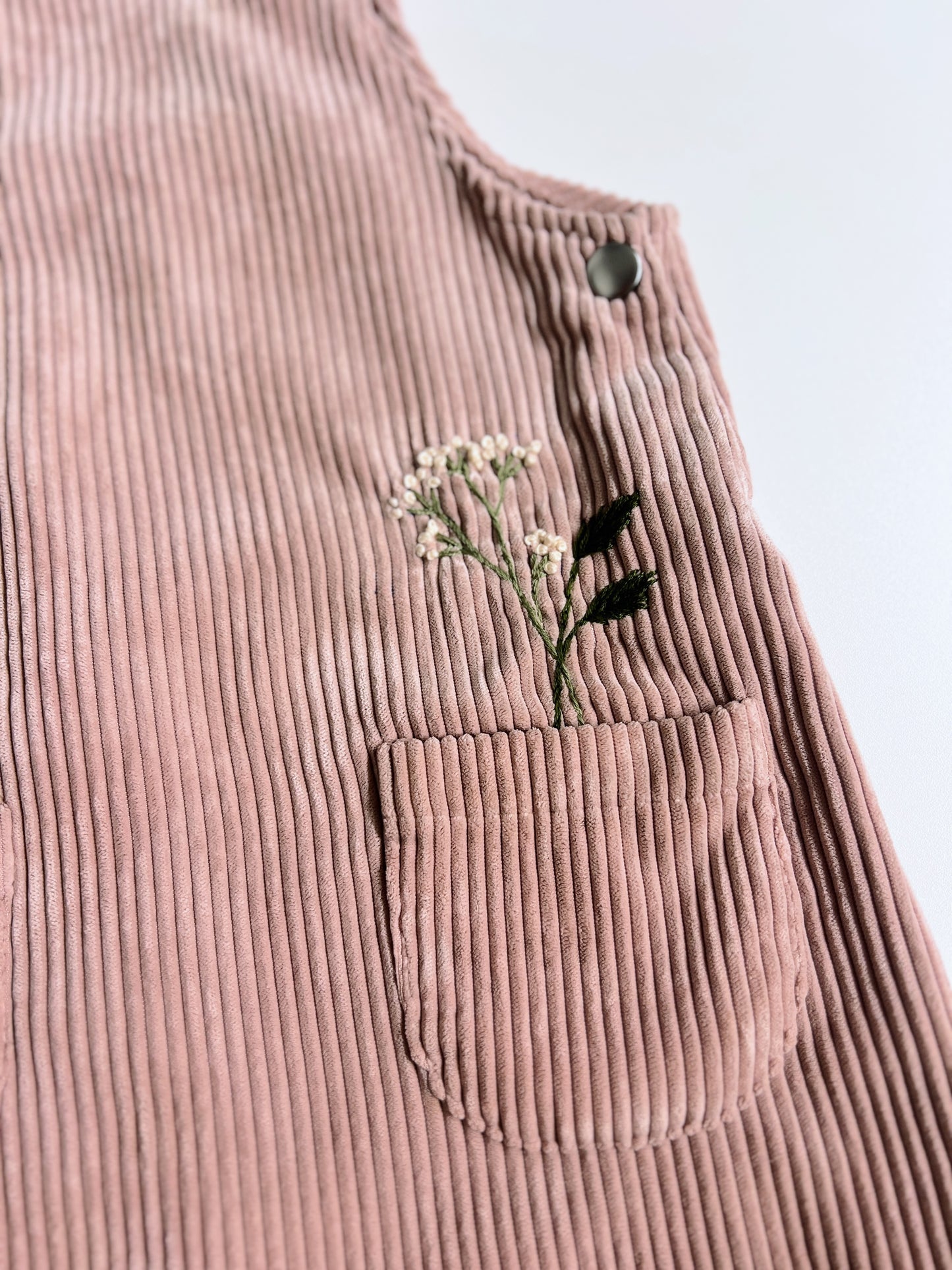 Rosewood Cord | hand-embroidered pinafore dress | size 98/104 (2–4 years)
