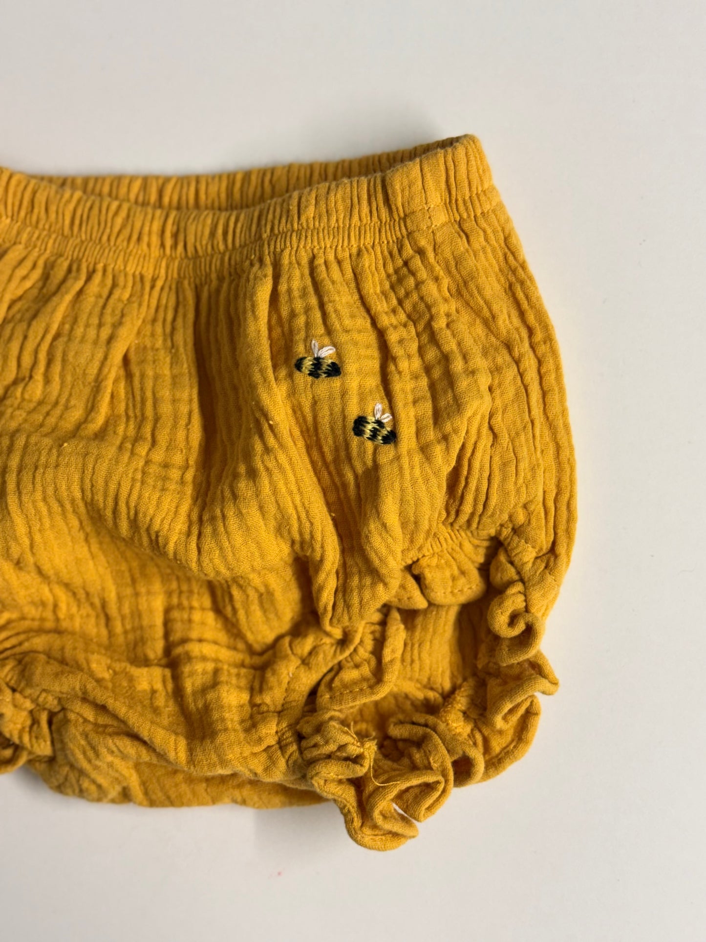 Let it Bee | hand-embroidered muslin bloomers | size 98/104 (2–4 years)