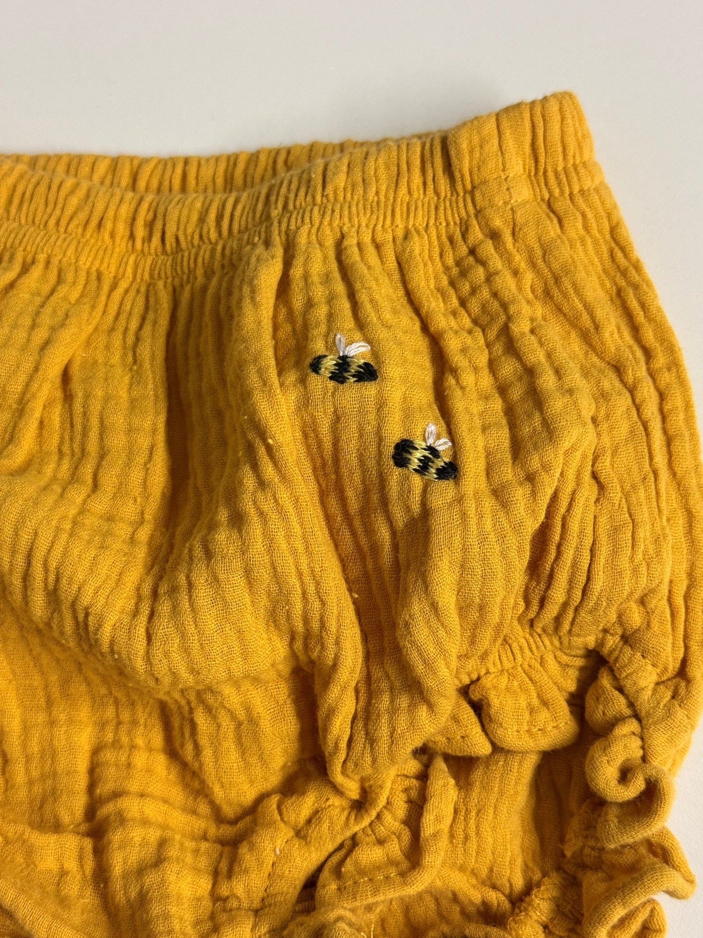 Let it Bee | hand-embroidered muslin  bloomers | size 98/104 (2–4 years)