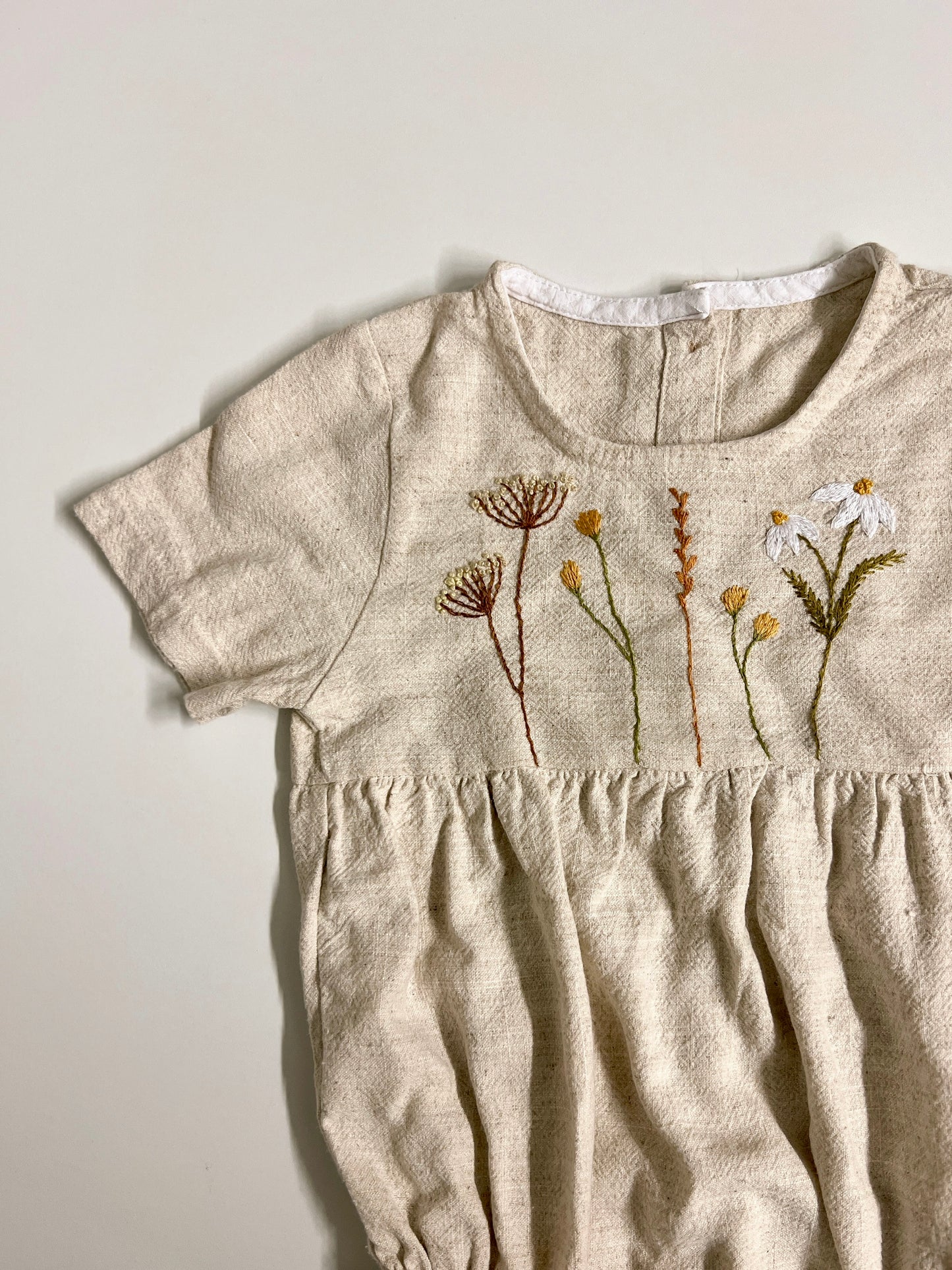Hand-Embroidered Linen Baby Bodysuit – Natural Beige