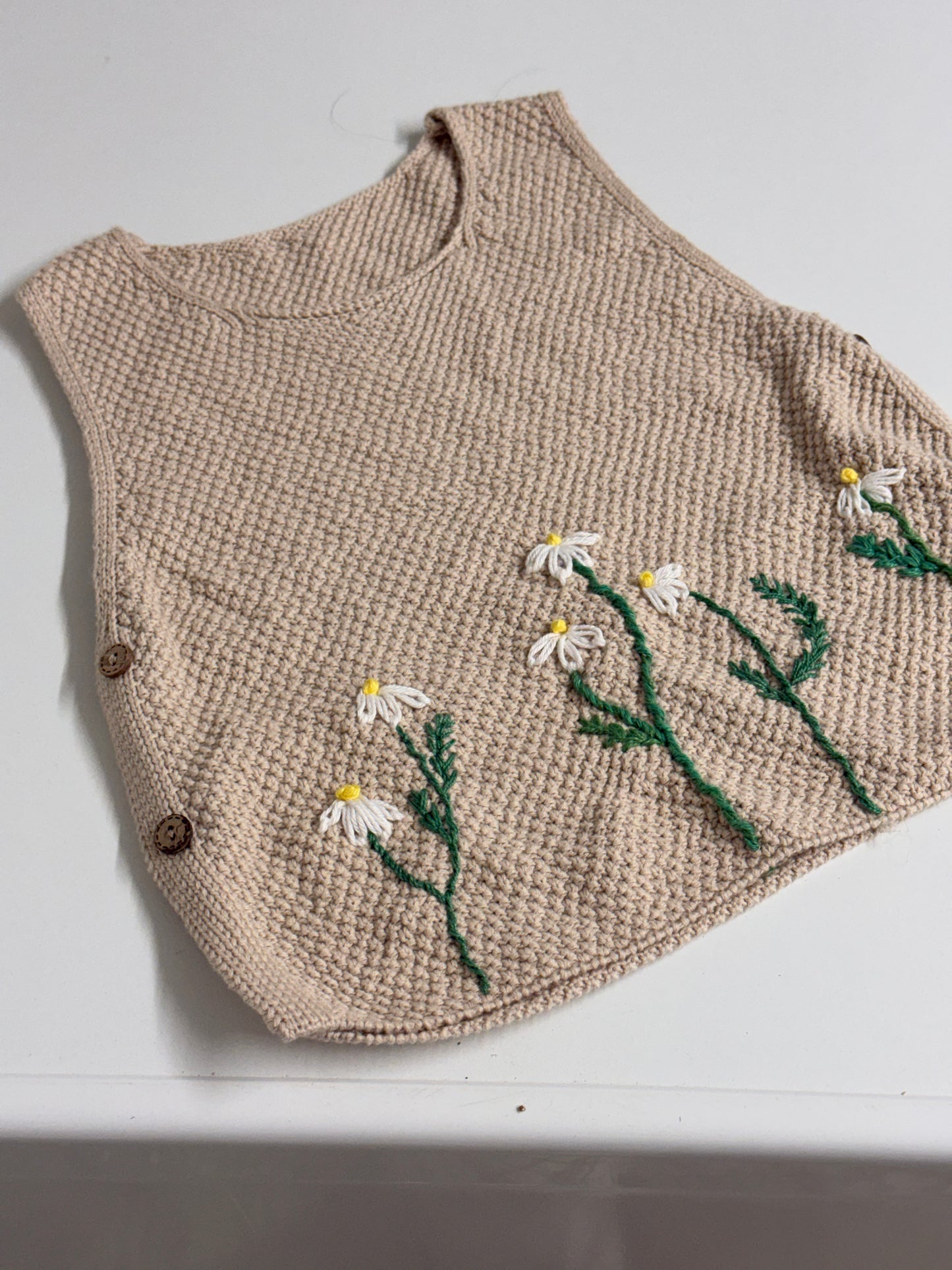Hand-Embroidered Daisy Cotton Knit Vest – Beige – 2–3 Years | One-of-a-Kind Floral Kids Vest