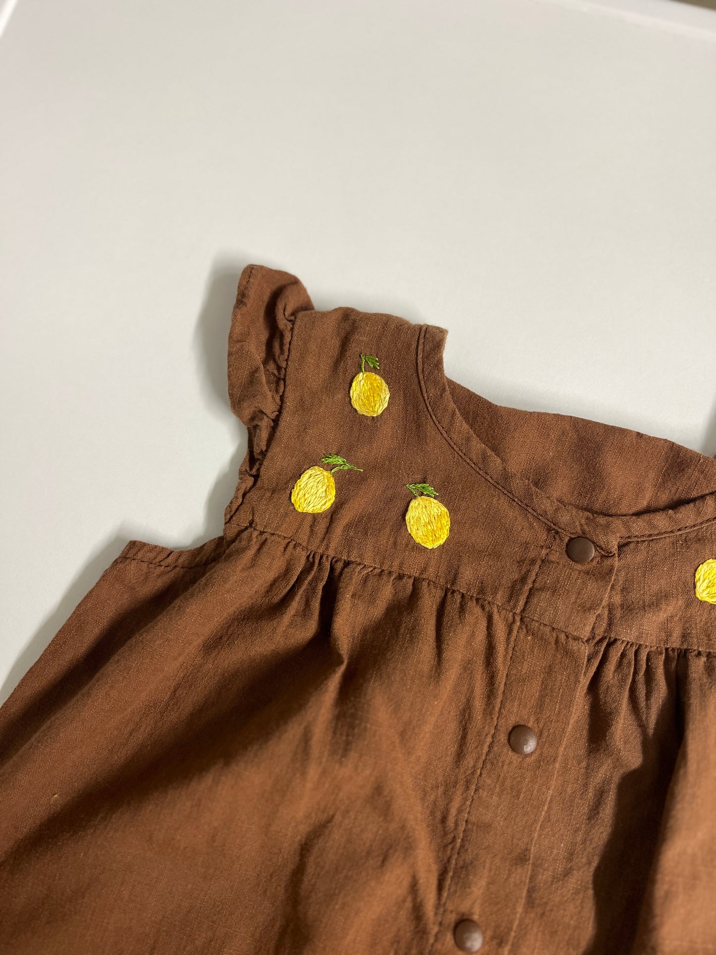 Hand-Embroidered Lemon Romper in Brown | Size 74/86 (9-12 months)