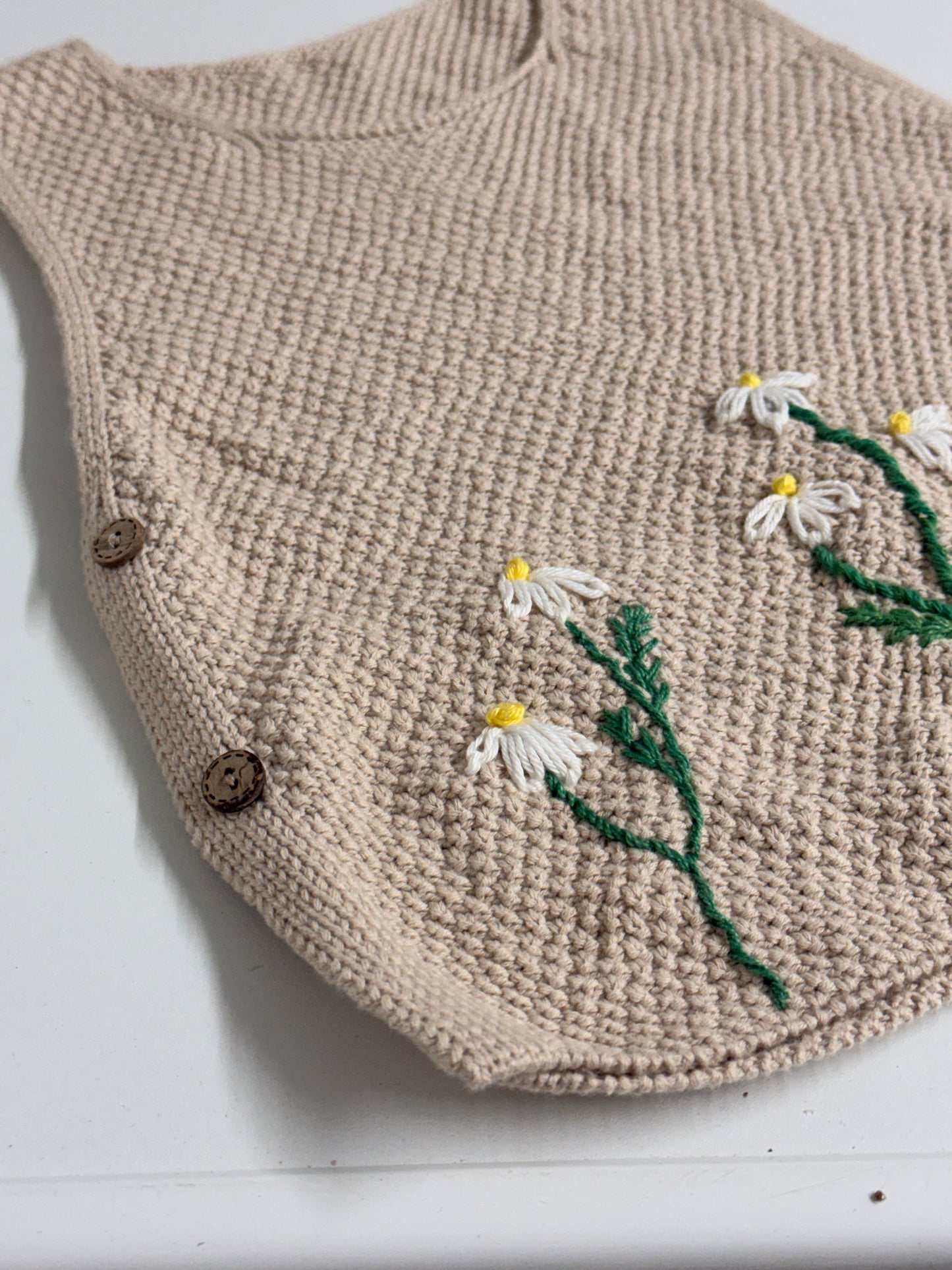 Hand-Embroidered Daisy Cotton Knit Vest – Beige – 2–3 Years | One-of-a-Kind Floral Kids Vest