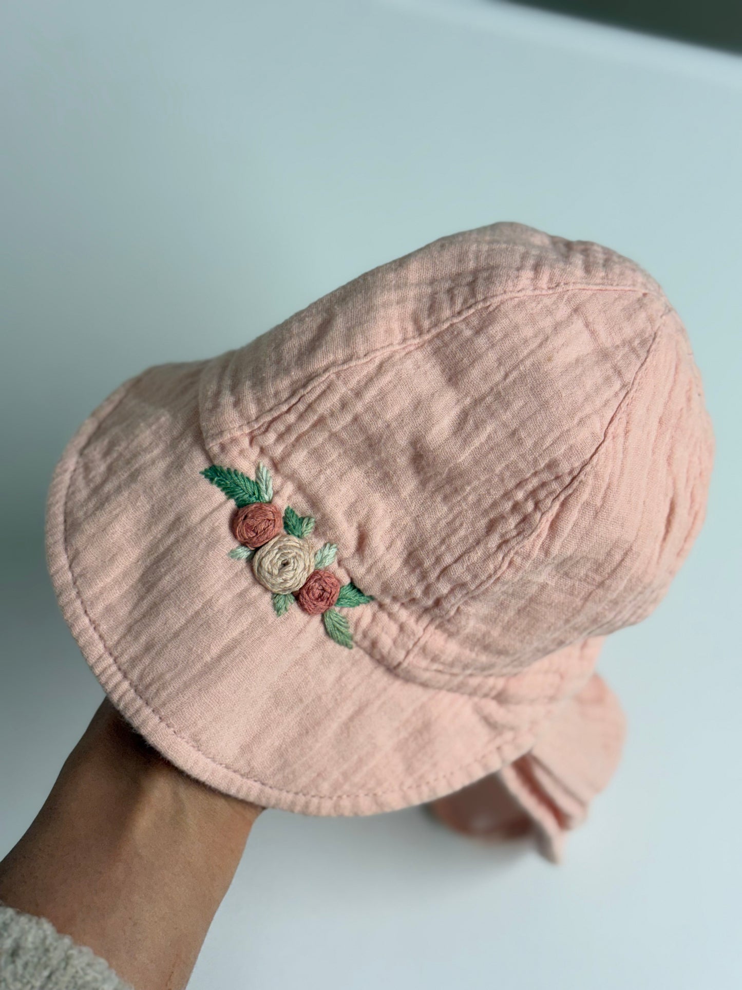 Petal Shield – hand-embroidered muslin sun hat | 2-3 years