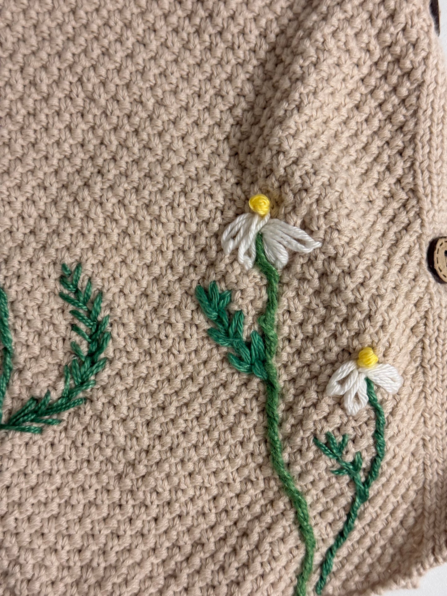 Hand-Embroidered Daisy Cotton Knit Vest – Beige – 2–3 Years | One-of-a-Kind Floral Kids Vest